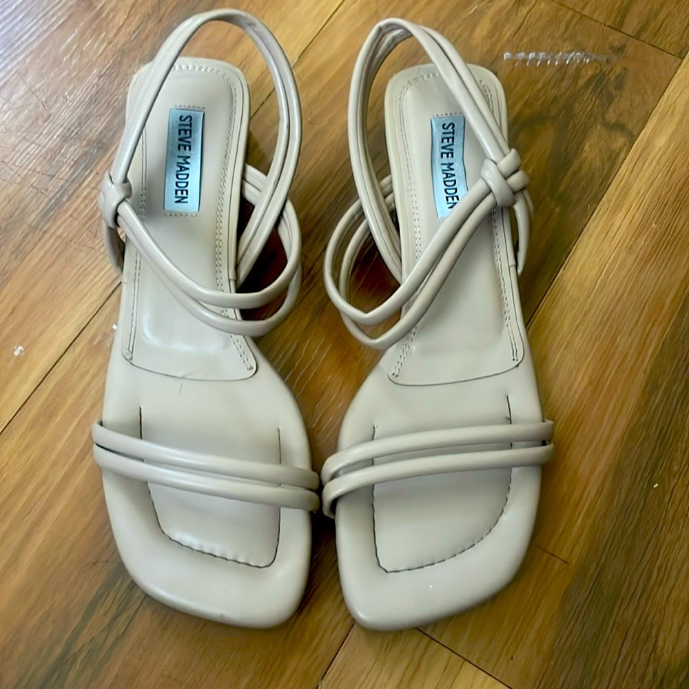 Steve Madden‎ nude beige sandals